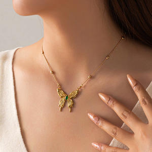Collar de Mariposa y <span class=keywords><strong>Corazón</strong></span> de Acero Inoxidable T Bulk Jewelry, Chapado en Oro de 18K PVD, Resistente al Agua, No se Desvanece, Hipoalergénico, Estilo Europeo - Product Image 6