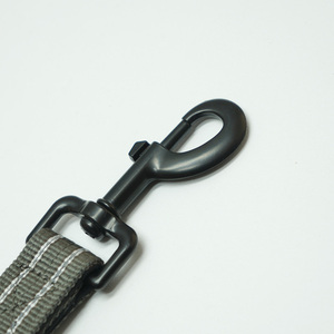 Laisse Courte Anti-Traction en Nylon Écologique avec Quincaillerie Métallique, Logo Couleur Personnalisé et Coutures Réfléchissantes pour la Promenade et l'Entraînement - Product Image 5