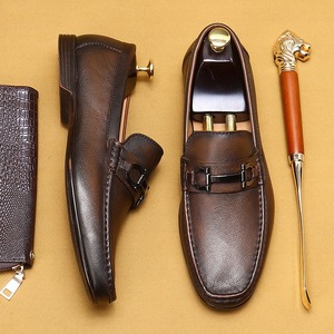 Mocassins à enfiler une pièce de style anglais à semelle souple en cuir véritable pour hommes chaussures de sport - Product Image 3