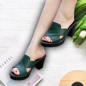 Sandales et <span class=keywords><strong>pantoufles</strong></span> pour femmes, tendance 2024, vente en gros, grande taille, nouvelles, talons hauts épais, imperméables, chaussures décontractées pour femmes - Product Image 5