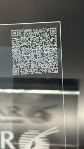 เครื่องแกะสลักกระจกหน้ารถยนต์แบบเลเซอร์3D กระจกหน้ารถยนต์สำหรับตู้ปลารถสลักรหัส QR - Product Image 2