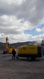 รถขุดตีนตะขาบติดตั้งหัวเจาะไฮดรอลิกพร้อมเครื่องอัดอากาศ รุ่นขายดี JK590BC-2A - Product Image 3