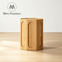 Table d'appoint moderne en bois de chêne, table d'appoint géométrique sur piétement, table d'appoint en bois sculpté pour canapé, meuble de salon