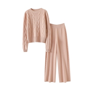 Tuta in maglia da <span class=keywords><strong>donna</strong></span> oversize Set di pantaloni caldi <span class=keywords><strong>con</strong></span> motivo a <span class=keywords><strong>trecce</strong></span> <span class=keywords><strong>trecce</strong></span> da <span class=keywords><strong>donna</strong></span> - Product Image 1
