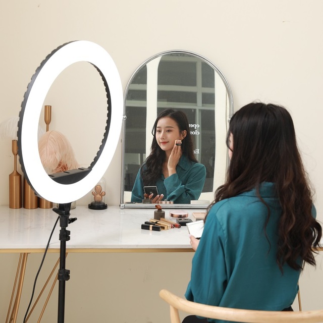 New Arrival Customized Heart Annular Circular Ring Half Moon Shaped Fill Lamp Led Ring Light 360 With Tripod Stand Phone Holder
