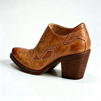 Nouvelles Arrivées Bottes à Talons Pointus Vintage pour Femmes, Chaussures Décorées de Clous, Bottines Western Cowboy à Enfiler pour Femmes