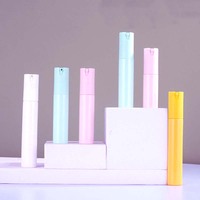 Vente en gros de 20ml 30ml 40ml Bouteille de lotion de couleur macaron vert rose Bouteilles de parfum vides Bouteille de pulvérisation d'eau en plastique à brume fine