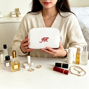 Bolsa de Maquillaje de Algodón Tipo Waffle, Bolsa Cosmética con Bordado Personalizado y Borla, Bolsa de Aseo Portátil para Viajes, para Mujeres, Uso Diario y Vacaciones - Product Image 4