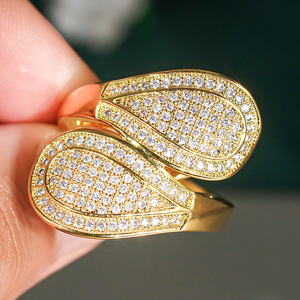 Anello scintillante stile principessa per donna, elegante gioiello da dito alla moda - Product Image 6
