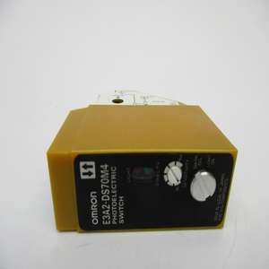 Программируемый логический контроллер (ПЛК) E3A2 DS70M4 24 240В переменного тока, новый, оригинальный, в наличии, для промышленной автоматизации - Product Image 1