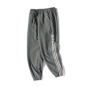 <span class=keywords><strong>กางเกง</strong></span>ลายทางสำหรับผู้ชาย<span class=keywords><strong>กางเกง</strong></span>ลำลองกางเกงขายาวสีดำแนวสตรีทเสื้อผ้า2020สำหรับผู้ชาย - Product Image 1