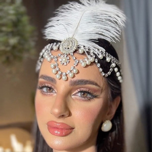 Masque de fête en plumes et strass blancs, écologique, à la mode, réutilisable pour femmes - Product Image 4
