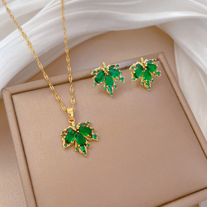 Factory New Titanium Steel Maple Leaf necklace Light Luxury Wedding Necklace for Female Versatile Celebrities <b>Chain</b> - Product Image 4