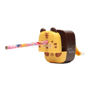 Taille-crayon manuel Panda 8004 avec alimentation automatique pour enfants, fournitures scolaires - Product Image 3