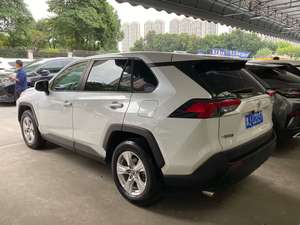 Toyota <span class=keywords><strong>RAV4</strong></span> <span class=keywords><strong>2</strong></span>.0 CVT 2023, édition urbaine à deux <span class=keywords><strong>roues</strong></span> <span class=keywords><strong>motrices</strong></span> - Product Image 6