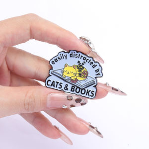 كتاب القط المينا دبوس شارة لطيف القراءة القط المجوهرات هدية لعشاق الكتب القراء المشجعين بالجملة - Product Image 4