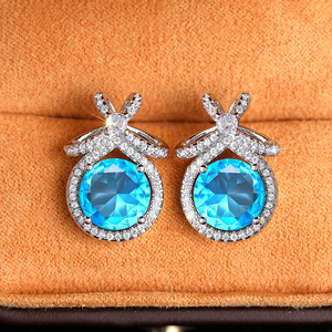 Orecchini Pendenti Geometrici a Fiocco da Donna, Gioielli Eleganti alla Moda, Accessorio Statement per Feste, Design Chic per Uso Quotidiano - Product Image 6