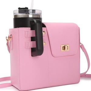 กระเป๋าใส่เครื่องดื่มแบบพกพา ยี่ห้อ Yi Donglai สีชมพู ขนาดกลาง กระเป๋าสะพายข้างพร้อมที่วางแก้ว สำหรับการเดินทางพักผ่อน - Product Image 1