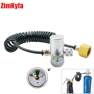 Estación de llenado de cápsulas de crema batida con regulador y manguera en espiral para tanque M11*1 a tarro de crema con rosca M22 - Product Image 1