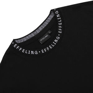เสื้อยืดคอกลมปักโลโก้แบรนด์แบบแจ็คการ์ดสำหรับผู้ชาย - Product Image 3