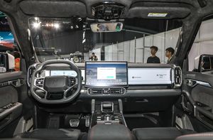 Jetour T2 2025 2.0TD 4WD Édition Peace Elite God Of War Chery Jetour T2 2024/2025 Essence/Hybride – Nouveau véhicule en stock à vendre - Product Image 6