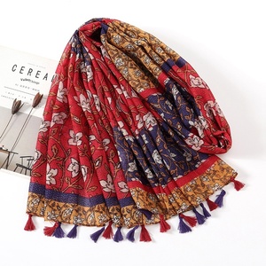 Mode marguerite Floral gland Viscose châle écharpe dame imprimer doux Pashmina étole Wrap <span class=keywords><strong>Snood</strong></span> Bufandas Boho écharpe femme musulmane - Product Image 4
