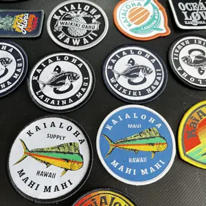 Fornecedor de emblemas de tecido bordado por atacado com logotipo de letras personalizadas em ferro para bordados para roupas