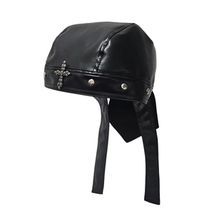 Cappello con Cappuccio Nero Stile Punk Pirata per Feste, Bar, Festival Musicali, Biker, Copricapo, Berretto da Ciclismo - Unisex Quattro Stagioni - Product Image 5