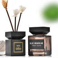 Diffuseur de parfum sans flamme 150ml 200ml, bouteille carrée en verre vide avec bâtonnets en rotin et fleur de Sola