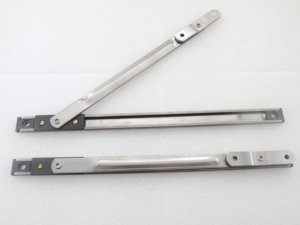 Support <span class=keywords><strong>de</strong></span> fenêtre à friction avec 2 barres <span class=keywords><strong>de</strong></span> retenue, glissière en plastique et 4 vis en acier inoxydable, rainure carrée <span class=keywords><strong>de</strong></span> 18 mm, support <span class=keywords><strong>de</strong></span> friction en fer - Product Image 4