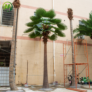 Palmeras Artificiales de Fibra de Vidrio Resistentes a los Rayos UV para Decoración de Playas y Paisajes al Aire Libre - Product Image 1