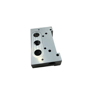 Placa de Montaje de Aluminio con Múltiples Orificios, Fabricada con CNC, Base de Precisión para Automatización y Ensamblaje - Product Image 3