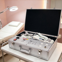 Appareil de beauté spa multifonctionnel AURO en aluminium avec microcourant bio, gants magiques, drainage lymphatique, anti-rides et marteau chaud/froid