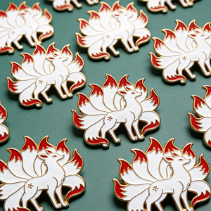 Nine-Tailed Fox Enamel Pin Gold-Plated Zinc Alloy Animal Theme Collectible Art Pin - Product Image 1