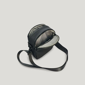 Bolsa de Hombro Individual de PU Resistente al Agua Personalizada al por Mayor, Bolsos de Mensajero Veganos Modernos, Mini Bolsa Cruzada para Hombre - Product Image 3