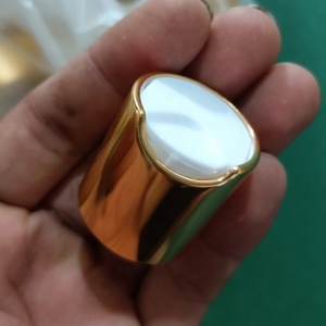Viarious Style Plastic Cosmetic Screw Flip Top Custom Bottle Cap - Product Image 2