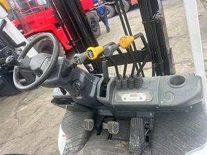 TCM FD30 Diesel Forklift 3 Ton Japan Origin <b>Used</b> Engine Gearbox Motor Bearing Carrying Frame Two Stage Mast for Construction - Product Image 5