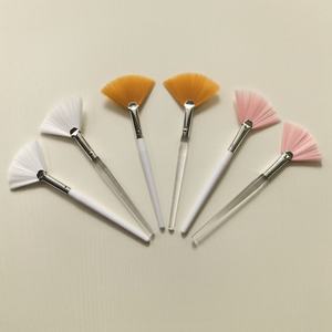 Source Beauty Tools Face Cosmetic Brush Handle Máscara <span class=keywords><strong>de</strong></span> abanico <span class=keywords><strong>de</strong></span> cerdas suaves para modificación <span class=keywords><strong>de</strong></span> <span class=keywords><strong>maquillaje</strong></span> <span class=keywords><strong>de</strong></span> ojos Esencia <span class=keywords><strong>de</strong></span> ácido <span class=keywords><strong>de</strong></span> fruta <span class=keywords><strong>de</strong></span> nailon - Product Image 2