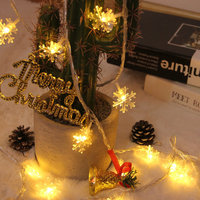 LED Weihnachtsbaum-Lichterkette Schneeflocken- und Sterndesigns IP66-Zertifiziert 10M Länge Buntes PVC-Material Ra90 CRI Außenbeleuchtung für Feiertage