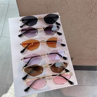 FF5761 Lunettes de soleil vintage en métal pour hommes et femmes, protection UV, lunettes de soleil Y2K, lunettes tendance rétro, lunettes de soleil diamantées