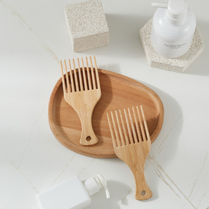 Peigne à cheveux en bambou naturel en gros pour cheveux épais, crépus, bouclés, peigne anti-statique, peigne en bois pour le soin de la barbe - Product Image 3
