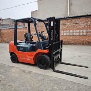 Utilisé pour les chariots élévateurs diesel de 3 tonnes, équipements de chariots élévateurs industriels, moteur diesel, vente au détail - Product Image 2