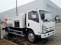 Camion de nettoyage de voirie électrique 8,3 m³ XGH5181GQXXBEV Laveuse routière haute pression avec débit de 140 L/min pour l'entretien des routes urbaines