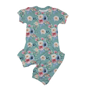 Conjunto de Ropa de Verano para Niñas con MOQ Bajo, Conjuntos de Salón para Niñas, Top de Manga Corta con Mariposas Arcoíris + Pantalones Cortos - Product Image 2