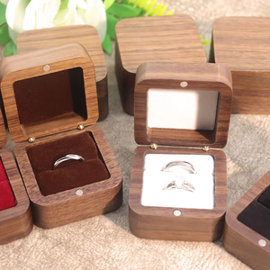 Caja de Anillo de Compromiso Cuadrada de 5.5mm, de Madera de Nogal Negro, para Regalo de Boda, Venta al Por Mayor - Product Image 5