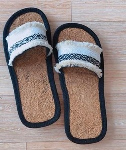 Sandalias de Coco para mujer, chanclas de coco antideslizantes para el verano, de estilo único, respetuoso con el medio ambiente, venta al por mayor - Product Image 3