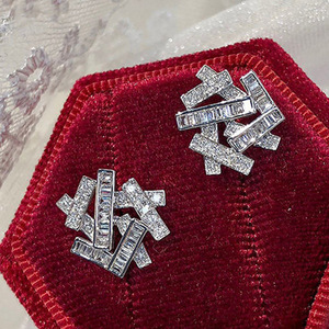 Eleganti Orecchini a Perno Geometrici a Croce per Donne, Accessori per Orecchie Semplici da Indossare Quotidianamente - Product Image 1