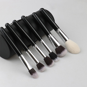 ชุดแปรงแต่งหน้าขนสังเคราะห์วีแกน 20 ชิ้น ด้ามไม้สีดำ สำหรับแต่งหน้า ทาแป้ง ทาอายแชโดว์ พร้อมที่ใส่แปรงแบบกำหนดโลโก้ได้ - Product Image 4
