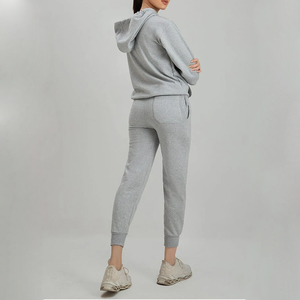 Ensemble de survêtement pour femmes, vêtements de sport, tenue de jogging, vêtements de fitness doux et respirants, survêtement pour femmes à prix raisonnable - Product Image 2