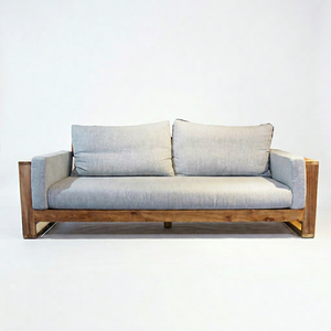 Canapé de jardin en bois minimaliste deux places, mobilier d'extérieur, coussins gris clair, design durable - Product Image 1